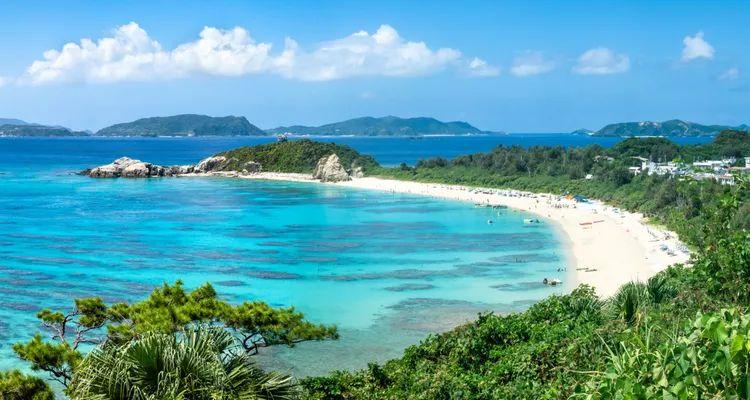 “中国女人买下70万平方米无人岛”在日本引发争议，有人甚至称其为“侵略冲绳的第一步”